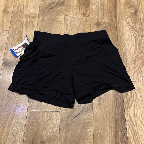 Wildfox womens shorts size large NWT - Picture 1 of 7